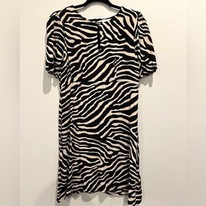 H&M Zebra Black White Short Sleeve Keyhole Dress Size 10